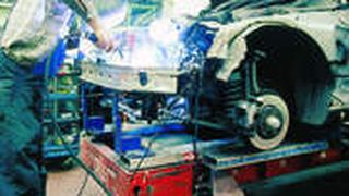 Wenn über dem Wiederbeschaffungswert repariert wird, muss der Geschädigte das Auto danach mindestens noch sechs Monate behalten. (Archiv: Vogel Business Media)