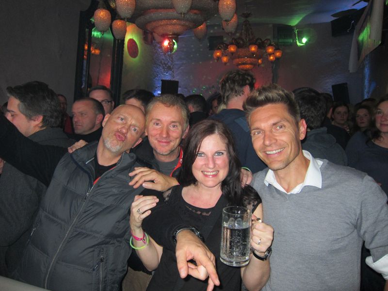 „Oooh sole mio“ sang Oliver Schhmidt, MS-Tech, für Andreas Henschke, Lasmex, Manuela Lazar, ALSO, und Stefan Mandl, WD (Bild: IT-BUSINESS)