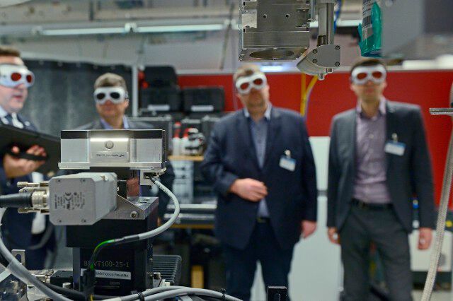 Das 5. Lasersymposium Elektromobilität in diesem Jahr bot 50 Gästen eine Mischung aus internationalen Vorträgen aus Wissenschaft und Praxis, sowie Gelegenheiten zum Networking und für Laborbesuche. (Bild: Fraunhofer ILT)