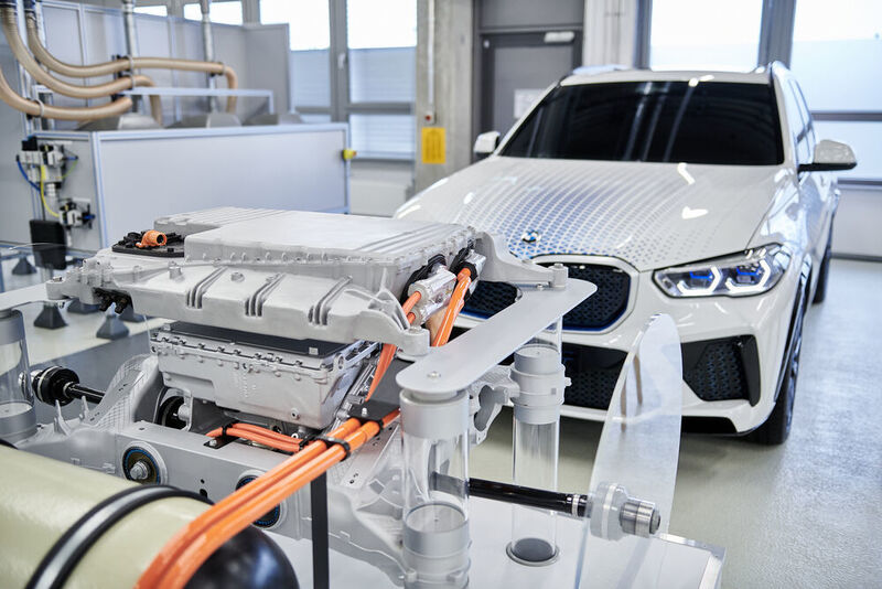 Antriebsstrang des BMW i Hydrogen NEXT im Wasserstoffkompetenzzentrum der BMW Group. (BMW)