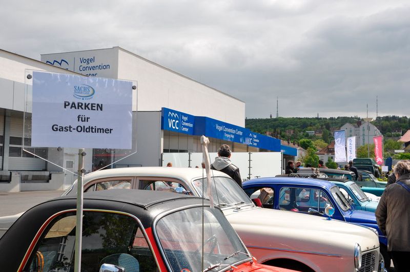 Eine weitere Etappe führte über das Gelände von Vogel Business Media, dem Verlag von »kfz-betrieb«. (Foto: Grimm/Dominsky)