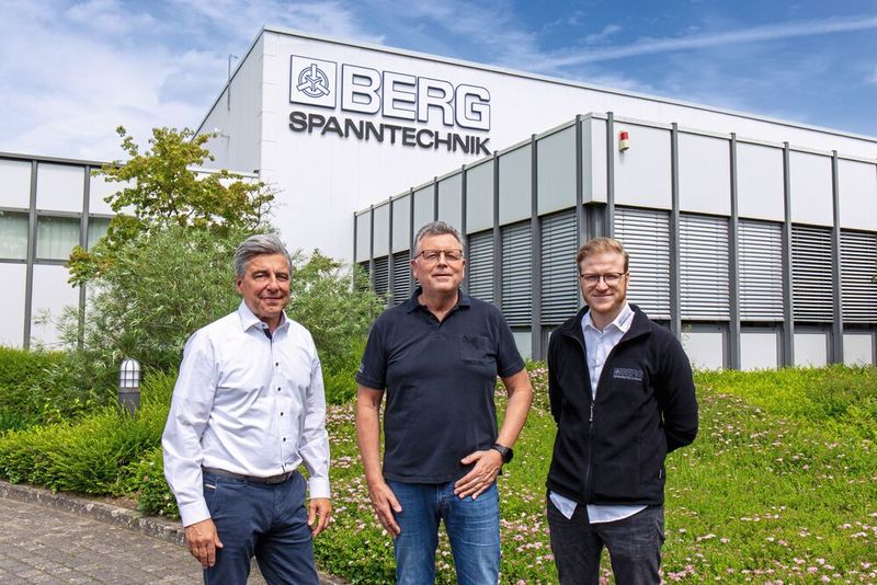 von links nach rechts: Ingo Kolberg (Senior Sales-Manager; Coscom), Dirk Deppe (Meister mechanische Fertigung; Berg), Oliver Oberkoch (CAM Programmierung/Fertigungsplanung; Berg). (Bild: Coscom/Berg Systemtechnik)