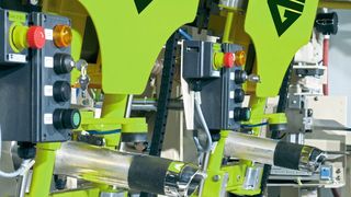 Beim Luftpacker gleitet das abzufüllende Produkt auf einem Luftstrom in die Ventilsäcke hinein. (Bild: Greif-Velox)