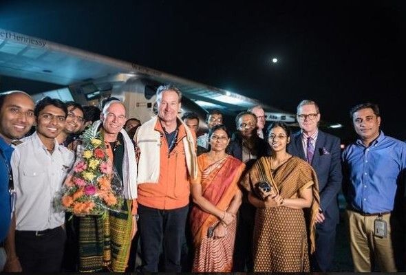 Solar Impulse 2: Etappe 3, Begeisterter Empang in Ahmedabad (Indien) (Bild: Solar Impulse)