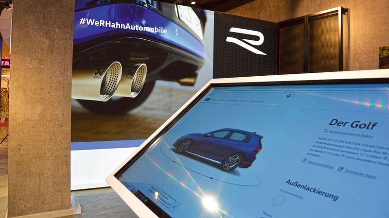 Fahrzeugkonfigurationen sind auch digital möglich. (Bild: Achter – »kfz-betrieb«)