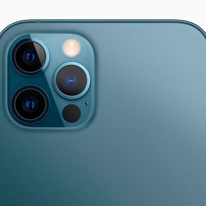 Die Kamera des iPhone 12 Pro kommt mit neuen Weitwinkelobjektiven für bessere Aufnahmen in schwach ausgeleuchteten Umgebungen, einem Ultraweitwinkel- sowie einem Teleobjektiv.
