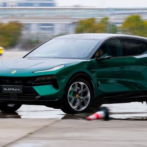 Ab Sommer heizt der Eletre X die Diskussion um Chapmans Erbe und den Schub von morgen weiter an.(Bild:  Lotus)