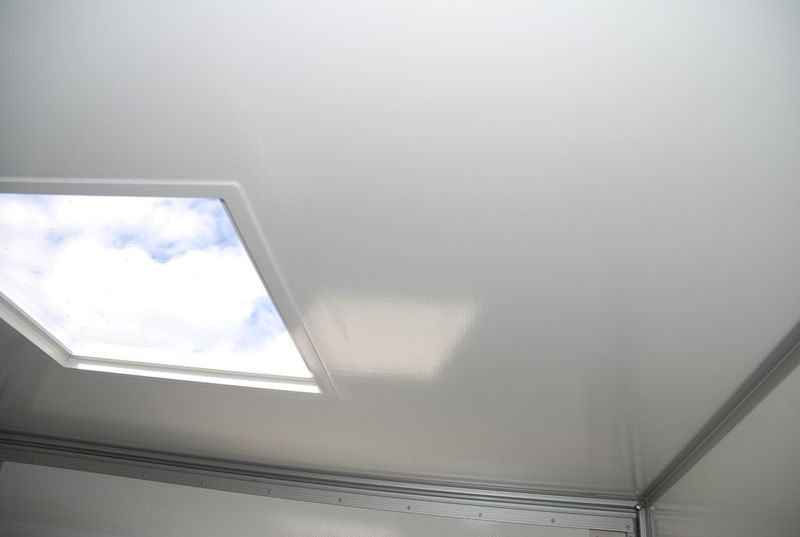 GFK für eine lange Lebensdauer von Dachkonstruktionen (Bild: Lamilux)