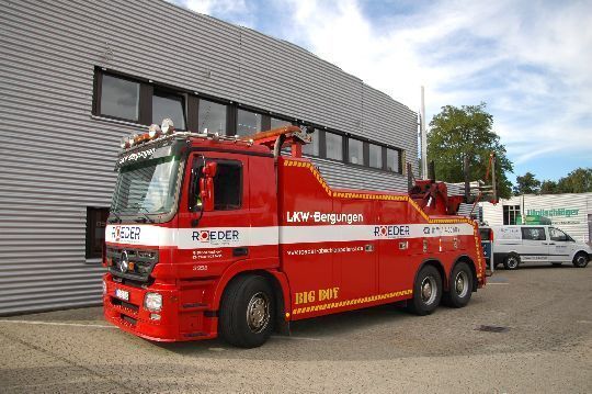 Bauer kooperiert mit dem Unternehmen Roeder beim 24-Stunden-Notdienst und Abschleppservice. (Archiv: Vogel Business Media)