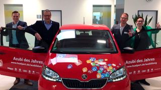 Ab sofort steht dem „Azubi des Jahres“ von Hülpert ein Skoda Citigo zur Verfügung. (Hülpert)
