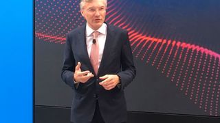 „Unser Stapler ermöglicht eine hohe Effizienz und Kosteneinsparungen“, so Wolf-Henning Schneider. (MM Logistik, Hofmann)