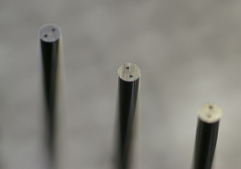 Les outils disposant d'un dispositif d'arrosage centralisé nécessitent des barreaux préperçés d'une grande précision. Le partenariat entretenu entre Mikron Tool et son fournisseur est important pour assurer une bonne qualité de l'arrosage. (Image: MSM / JR Gonthier)