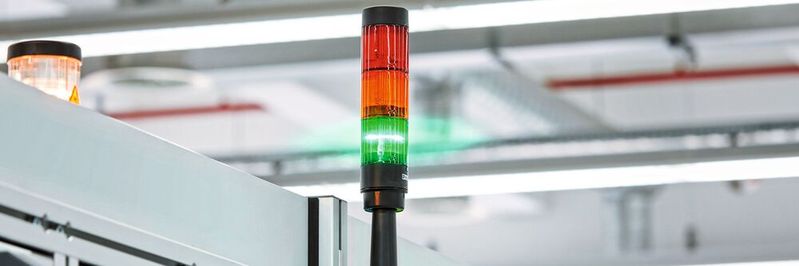 Die Signalsäule PSD-S 50 mit drei Signalelementen in Standard-Ampelfarben Die Signalsäule PSD-S 50 mit drei Signalelementen in Standard-Ampelfarben