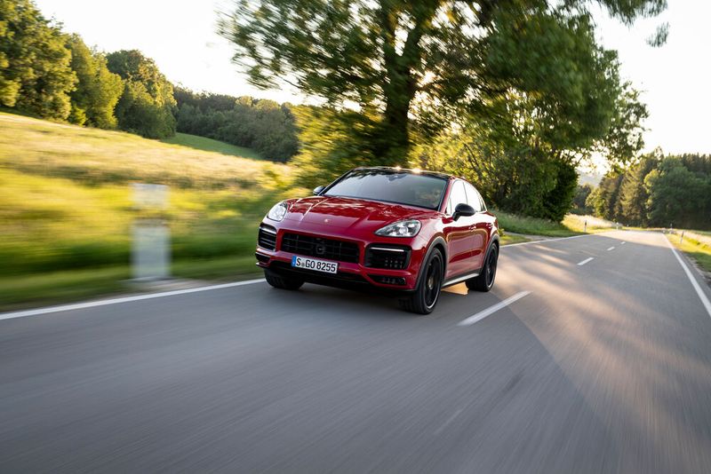 Der Porsche Cayenne GTS erhält wieder einen V8-Motor. (Bild: Porsche)