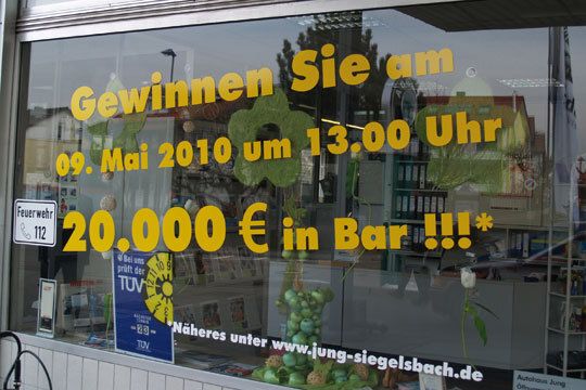 Besondere Frühlingsaktion: Im Mai 2010 verloste das Autohaus Jung erneut 20.000 Euro unter seinen Kunden. (Archiv: Vogel Business Media)