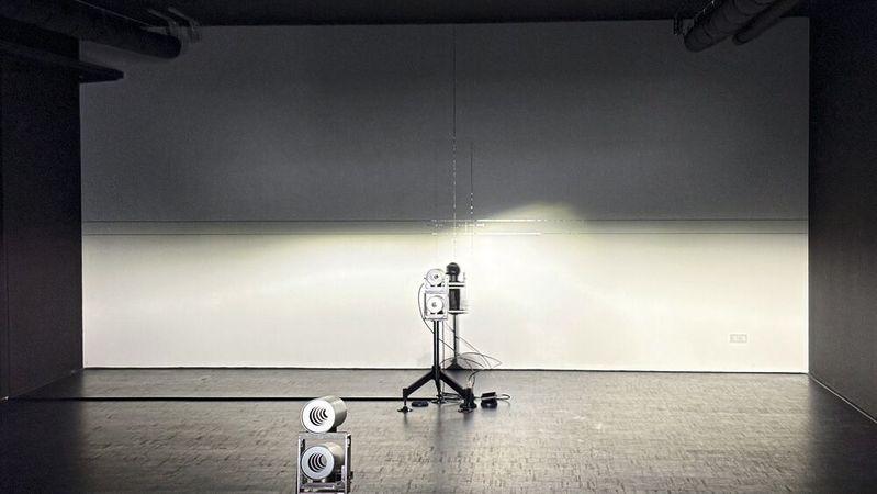 Hell-Dunkel-Grenze des Scheinwerfers für Abblendlicht eines Importfahrzeugs im Lichttechniklabor.(Bild:  Photometrik GmbH)