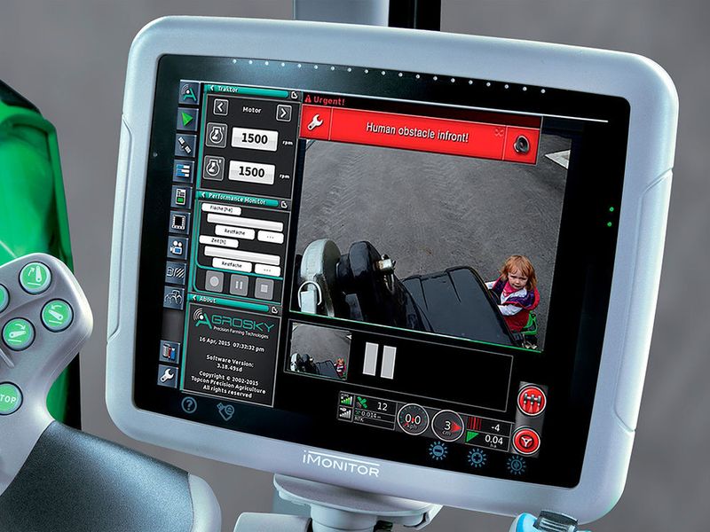 Ansicht im Fahrermonitor: Das im toten Winkel unsichtbare Kind wird von den Driver Extended Eyes erkannt. (Bild: Same Deutz-Fahr)