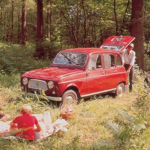 Auch den R4 gibt es bald in modern.(Bild:  Renault)