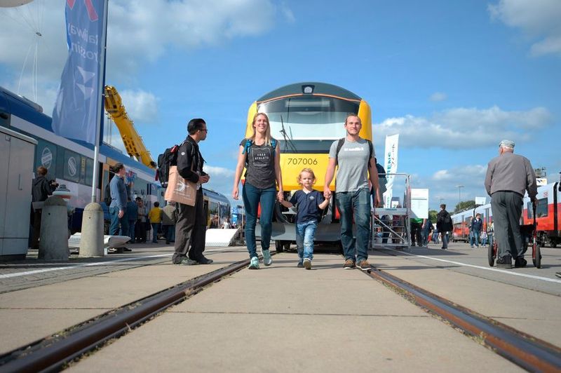 Am Wochenende war das Messegelände für alle Bahnbegeisterte eröffnet, die neben reichlich Unterhaltung auch viele spannende Informationen geboten bekamen. (Messe Berlin)