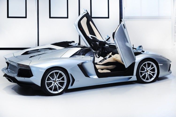 Grundpreis: 357.000 Euro – das sind rund 44.000 mehr als beim Coupé. (Lamborghini)