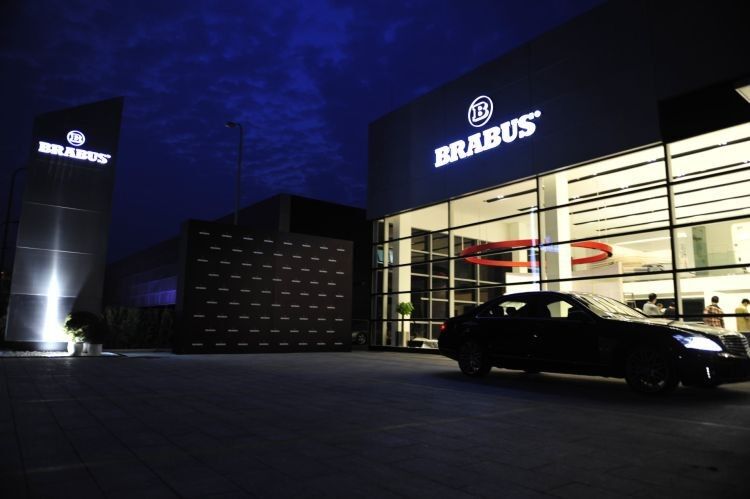 Brabus, ein ebenso kleiner wie exklusiver Veredler von Mercedes-Automobilen, hat in Peking seinen ersten Flagship-Store eröffnet. (Foto: press-inform)