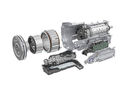ZF Aftermarket wendet seine „Maintain-Repair-Replace“-Strategie mit neuen Reparaturoptionen auf den elektrifizierten Antriebsstrang an.(Bild:  ZF Friedrichshafen AG)