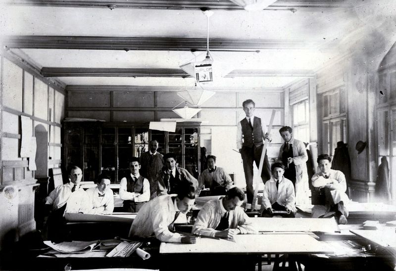 Das Konstruktionsbüro der Firma Joseph Petermann zu Beginn des zwanzigsten Jahrhunderts. (Photo: Archives Famille Petermann.)