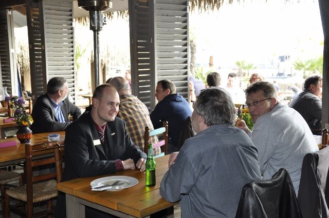 Zahlreiche Kontakte konnten geknüpft… (Pilot)