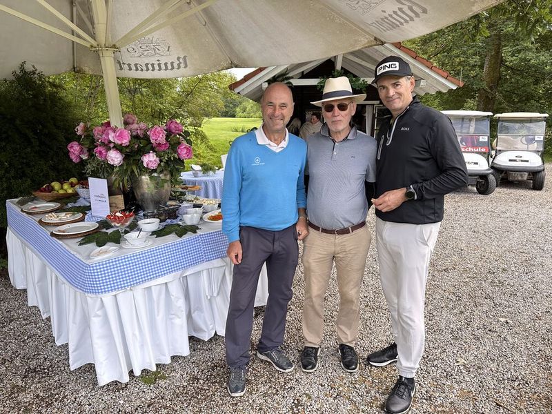 (v.l.) Christof Schmid-Flemming (CSF-Idee), Rudolf Kurz (Borgware) und Andreas Bortoli (c-entron) sind grad alleine an der Halfway und können sich durchprobieren. (Bild: VOGEL IT-MEDIEN)