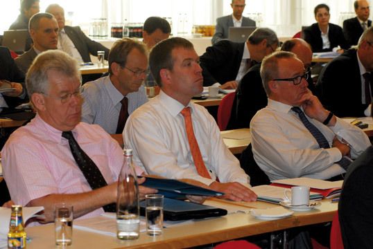 Drei Norddeutsche in Bayern: Uwe Rütz, Präsident LV Hamburg, Sontag, stellvertretender Geschäftsführer LV Schleswig-Holstein, und Bernd Schweitzer, Geschäftsführer LV Schleswig-Holstein (v.li.).  (Archiv: Vogel Business Media)