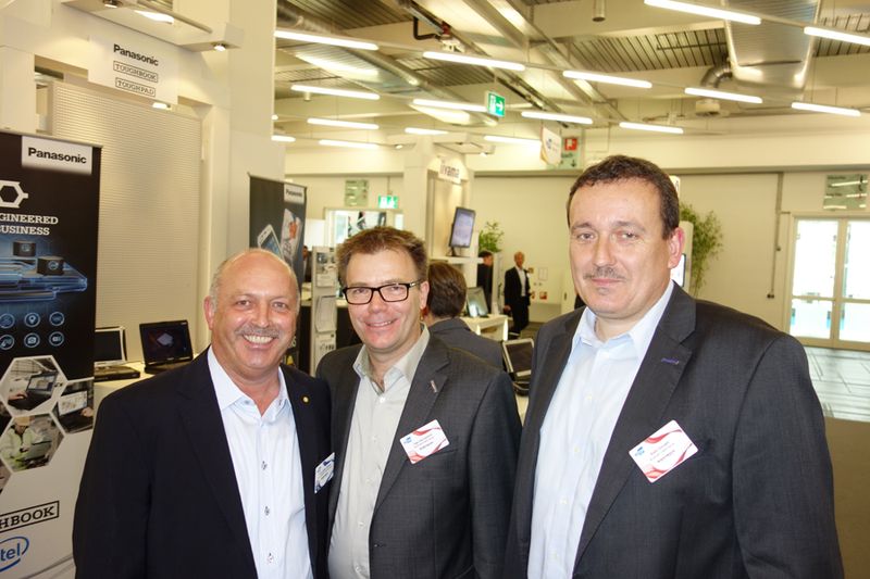 Heinz-Dieter Speidel (l.) LG, mit Ingo Zschierlich und Sven Donath, bluechip  (Bild: IT-BUSINESS)