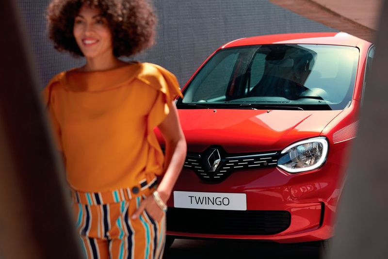 Die Neuauflage ist wieder als City-Car gedacht und setzt entsprechend auf Lifestyle-Applikationen. (Bild: Renault)