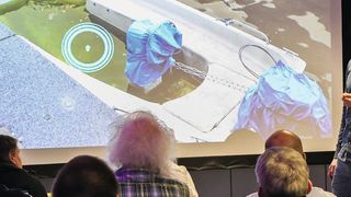 Die Teilnehmer des Workshops diskutieren Einsatzmöglichkeiten von LoRaWAN (© Stadt Ulm)