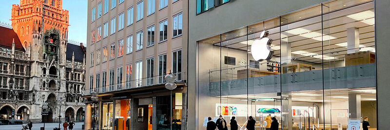 Apple startete 1981 mit 10 Mitarbeitern in München. Heute arbeiten die Teammitglieder in sieben Niederlassungen und zwei der 15 deutschen Apple Stores befinden sich in der bayerischen Landeshauptstadt.