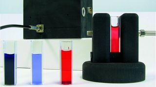 Abb. 1 Die geringen Abmessungen von nur 10 x 6 x 8 Zentimeter des Spektrometers erlauben zahlreiche Anwendungen in der prozessnahen Analytik. (Archiv: Vogel Business Media)