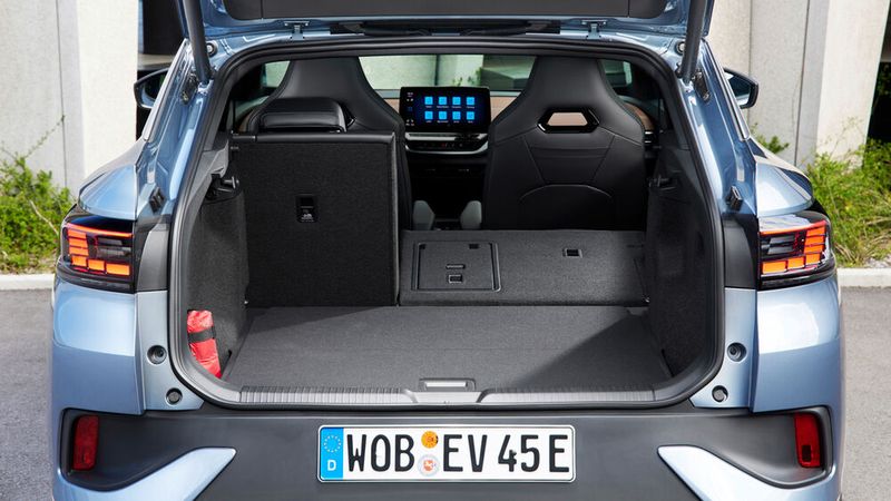 Der Gepäckraum ist sehr großzügig geschnitten. (Bild: VW)