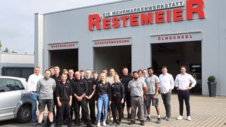 Vom klassischen K&L-Betrieb zum Alleskönner in Sachen automobiler Service: die Mehrmarkenwerkstatt Restemeier aus Osnabrück. (Bild: Dominsky/»kfz-betrieb«)