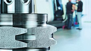 Fertigungsbetriebe in Europa müssen ihre Wettbewerbsfähigkeit durch effiziente und ressourcenschonende Prozesse sowie optimale Ausnutzung ihrer Kapazitäten sichern. Ein leistungsfähiger CNC-Standard erleichtert diese Aufgabe und bietet einen einfachen Zugang zu praxisgerechten Innovationen. (Bild: Siemens)