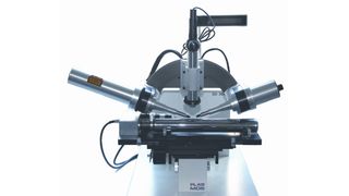 Ellipsometer zur Messung von Schmierfilmdicken bei ein- und ausfahrenden Kolbenstangen. Dieses Laborgerät ermöglicht, die Dichtheit einer funktionierenden Kolbenstangendichtung zu bestimmen. Bild: IMA (Archiv: Vogel Business Media)