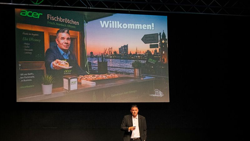 Michael Stuhr, seit einem halben Jahr Geschäftsführer bei Acer Deutschland, begrüßt die Partner mit positiven Aussichten auf das 2. Halbjahr 2026.(Bild:  Acer)