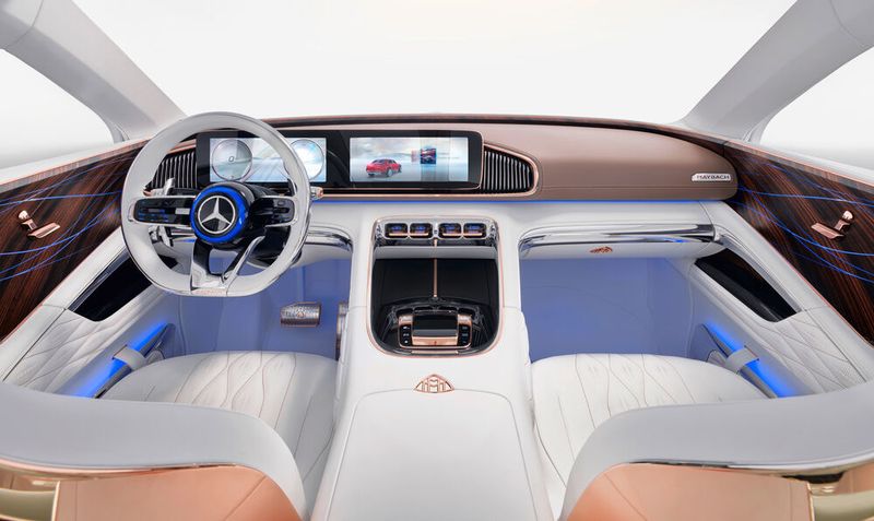 Nach dem Willen der Designer verschmilzt das Showcar Einflüsse der westlichen und fernöstlichen Hemisphäre zu einem automobilen und kulturellen Dialog. So wird traditionell im chinesischen Möbel-Design das „Magic Wood“, das Ebenholz, verwendet. (Daimler)