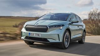 Der Skoda Enyaq iV kostet in der Basisvariante 33.800 Euro. (Bild: Skoda)