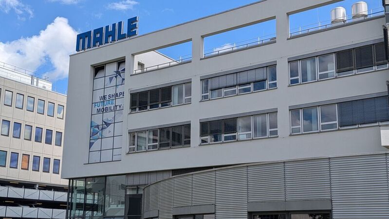 Im Vorfeld der IAA Transportation zeigte Mahle auf seinem Tech Day am 23. Juli 2024 in Stuttgart, wie der Zulieferer daran arbeitet, den Nutzfahrzeugbereich zukünftig CO2-neutral, kostengünstig und effizient zu gestalten. Dabei verdeutlichte das Unternehmen, dass nur das Zusammenspiel verschiedener Technologien dazu beiträgt, das Nutzfahrzeug der Zukunft so klimafreundlich wie möglich zu gestalten. (Bild: Stefanie Eckardt)