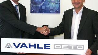 Vahle-Geschäftsführer Achim Dries und Alfred della Torre, Deto, haben das Joint Venture Vahle Deto gegründet. (Bild: Vahle)