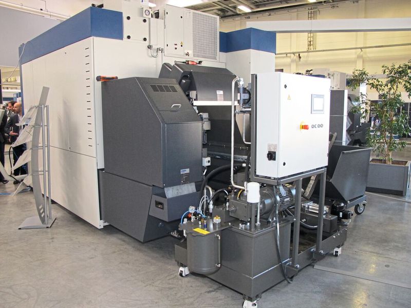 Brikettierpressen wie die RUF 4 eignen sich perfekt für den direkten Anbau an Bearbeitungszentren unterschiedlichster Bauart. Damit werden Späne insbesondere bei vollautomatisierten Fertigungsanlagen nicht mehr zum Problem. (Bild: RUF Maschinenbau GmbH & Co. KG)