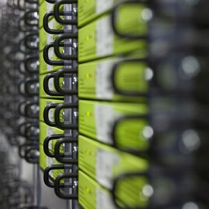 Das Rückgrat digitaler Sichtbarkeit: Rechenzentren wie diese bilden die technische Basis für zuverlässige Websites – doch ohne klare Zuständigkeiten bleibt das Potenzial ungenutzt. (Bild:  Strato)