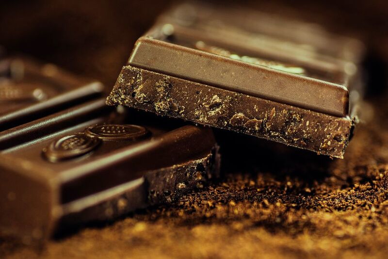 Auch Schokolade hat keine Chance gegen WLAN: nur für 14 Prozent ist das ein Grundbedürfnis. (Pixabay)
