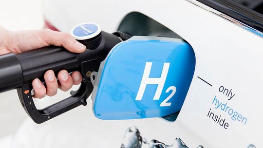 Laut ZDK und VDA können mit Wasserstoff angetriebene Verbrennungsmotoren einen erheblichen Beitrag zur klimaneutralen Mobilität leisten.(Bild:  Daimler)