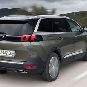 (Peugeot)