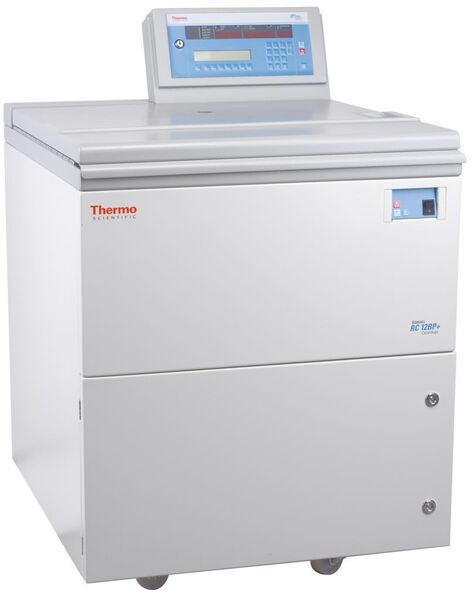 Die neue Zentrifuge Thermo Scientific Sorvall RC 12 BP Plus wurde insbesondere für hohe Durchsätze bei Blutbank- und Bioprocessing-Anwendungen entwickelt.  (Bild: Thermo Fisher Scientific)